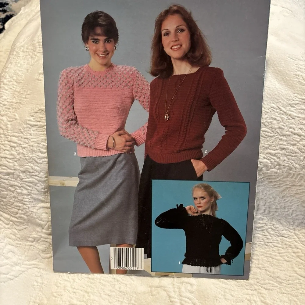 SHORT SLEEVE SWEATERS TO CROCHET Leisure Arts Pattern leaflet 499 Anna Leese